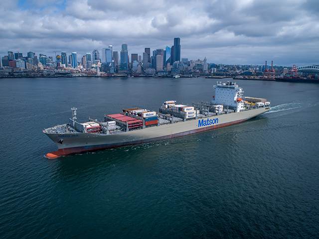 Kaimana Hila loaded with containers in Seattle